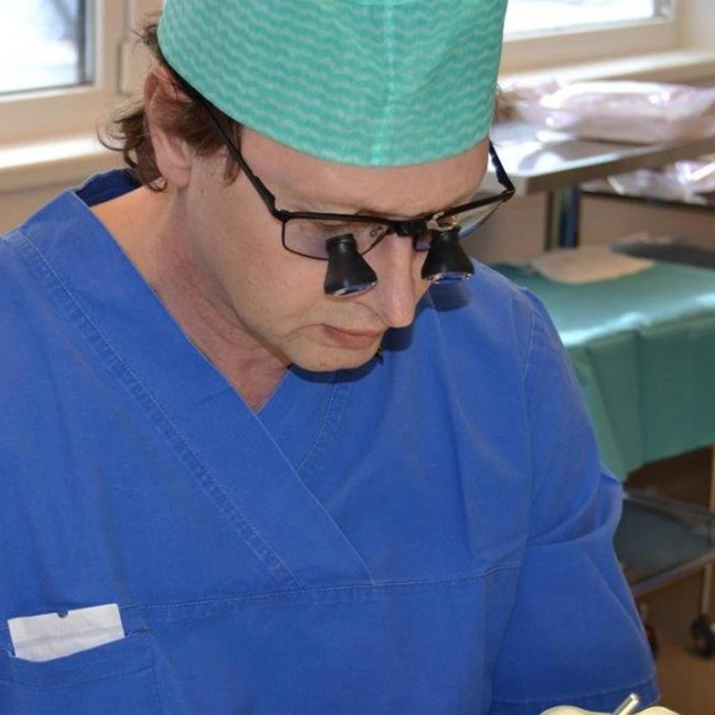 Plastikakirurgia Finest Hiustensiirtoihin erikoistunut lääkäri Oleg Sertsenkov